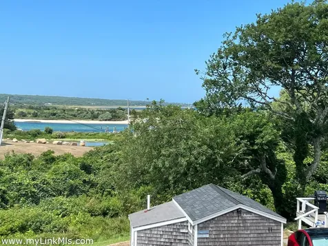 10 Mollys Way Chilmark MA 02535