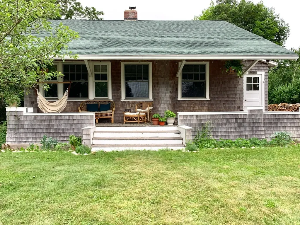 1081 State Road West Tisbury MA 02575