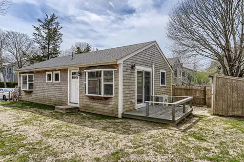 95 Summer Street Vineyard Haven MA 02568