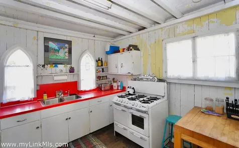 9 Brunswick Avenue Oak Bluffs MA 02557