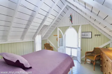 9 Brunswick Avenue Oak Bluffs MA 02557