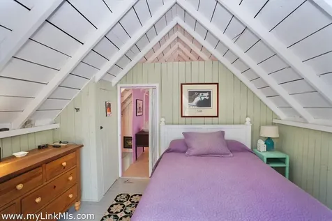 9 Brunswick Avenue Oak Bluffs MA 02557