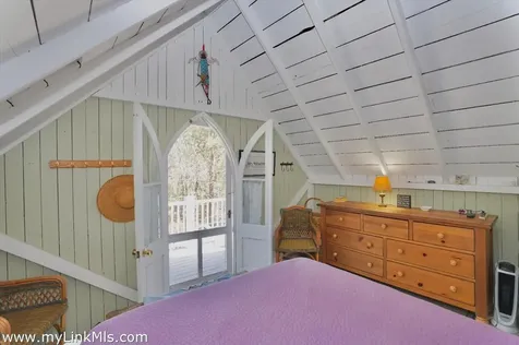 9 Brunswick Avenue Oak Bluffs MA 02557