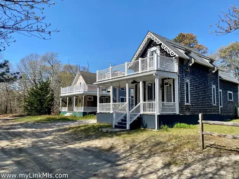 9 Brunswick Avenue Oak Bluffs MA 02557