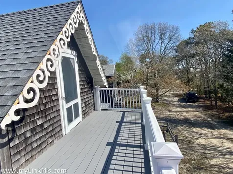 9 Brunswick Avenue Oak Bluffs MA 02557