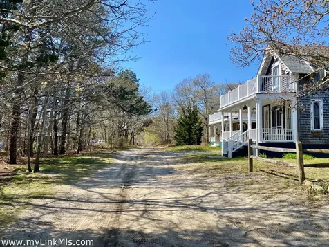 9 Brunswick Avenue Oak Bluffs MA 02557