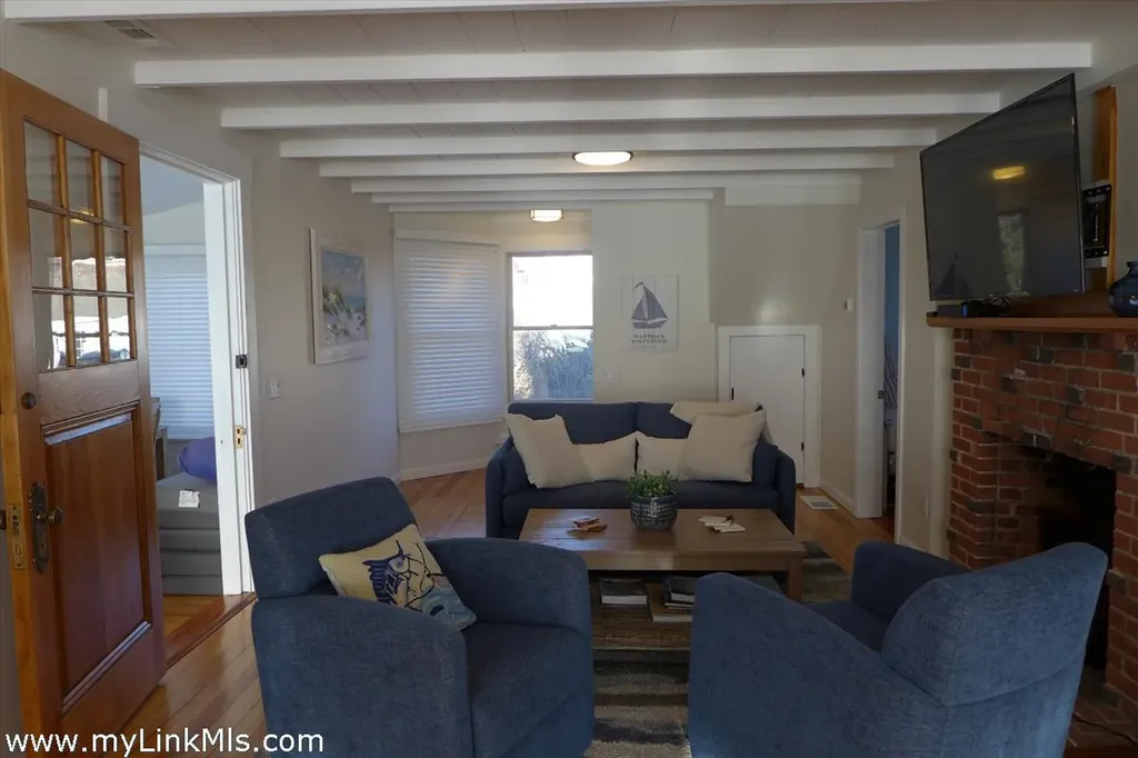 34 Windemere Road Oak Bluffs MA 02557