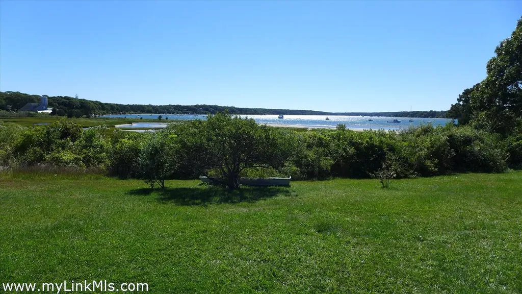 34 Windemere Road Oak Bluffs MA 02557