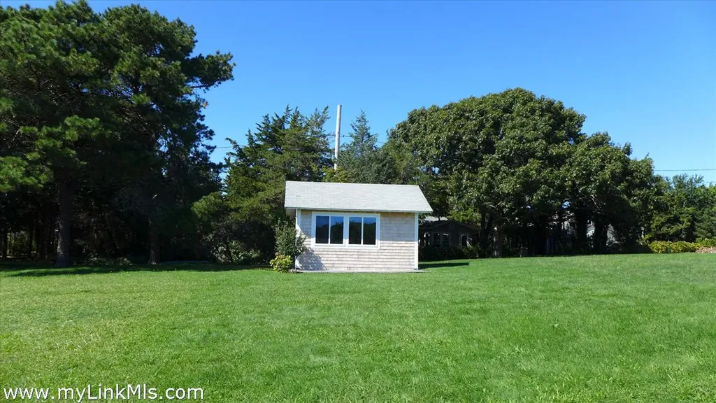 34 Windemere Road Oak Bluffs MA 02557