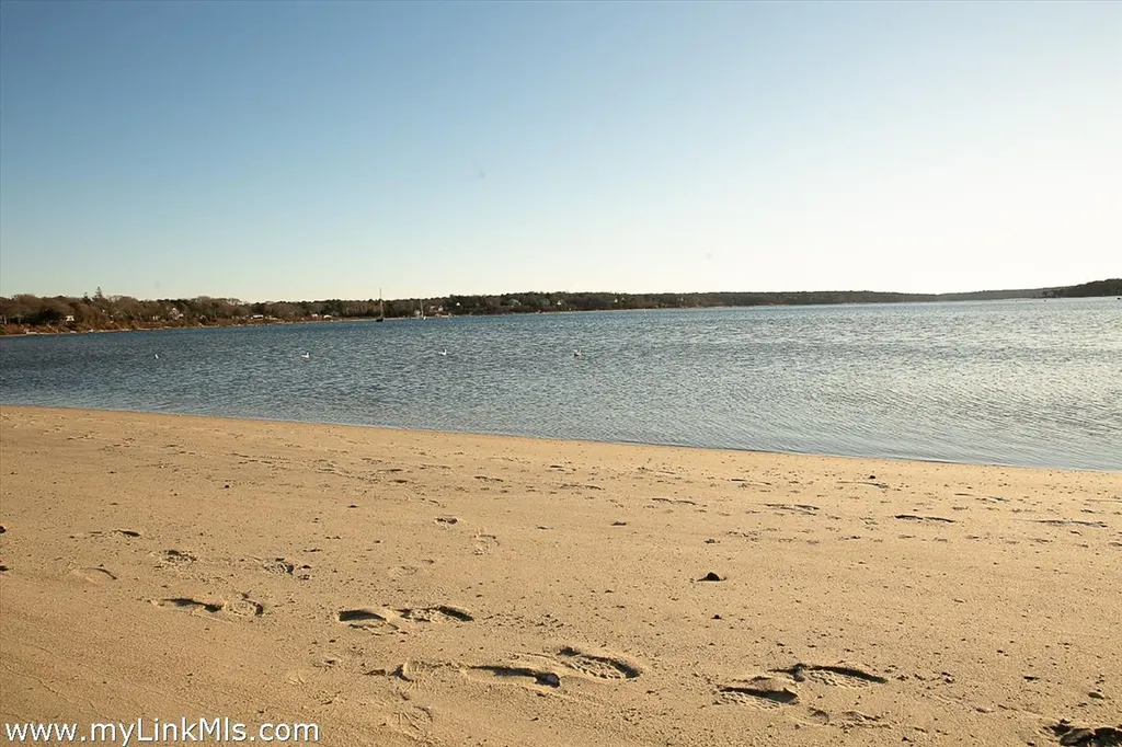 34 Windemere Road Oak Bluffs MA 02557