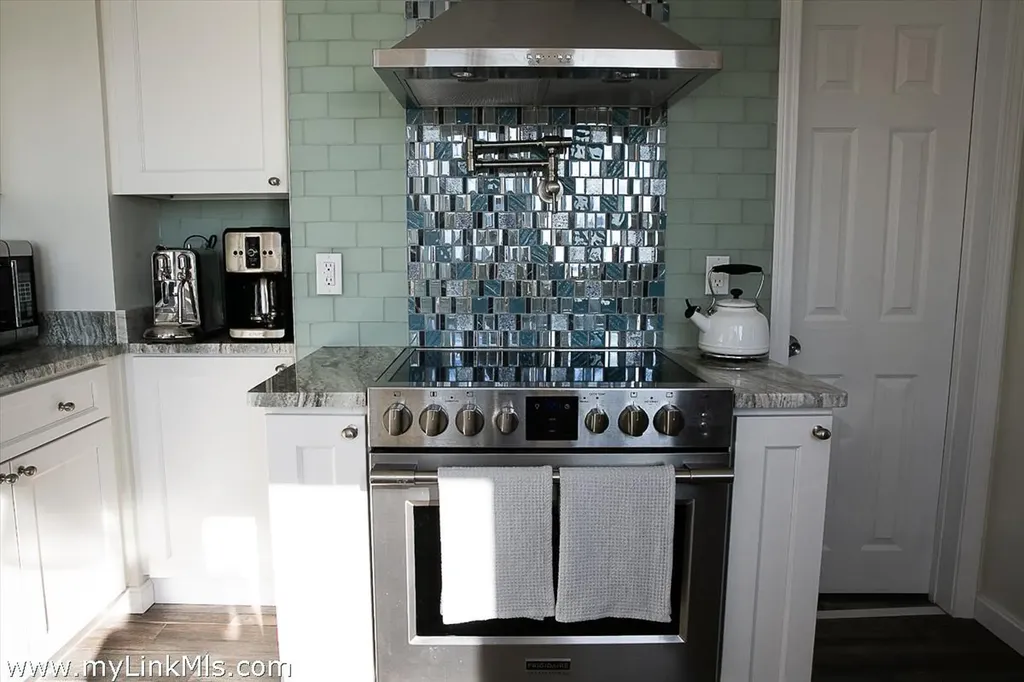 34 Windemere Road Oak Bluffs MA 02557