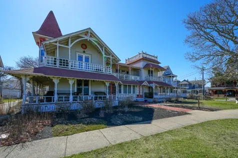 61 Ocean Avenue Oak Bluffs MA 02557