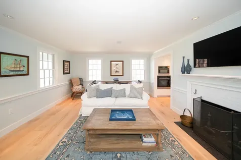 30 Namas Avenue Oak Bluffs MA 02557