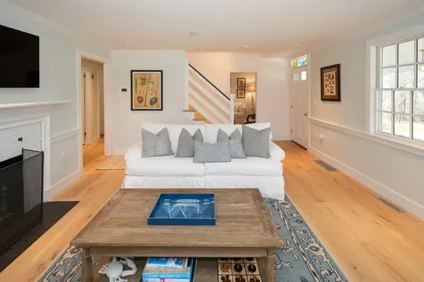30 Namas Avenue Oak Bluffs MA 02557