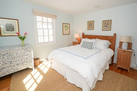 30 Namas Avenue Oak Bluffs MA 02557