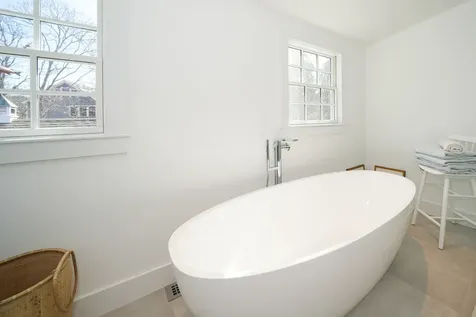 30 Namas Avenue Oak Bluffs MA 02557