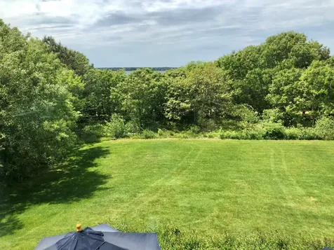 30 Namas Avenue Oak Bluffs MA 02557