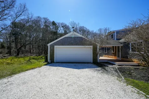 30 Namas Avenue Oak Bluffs MA 02557