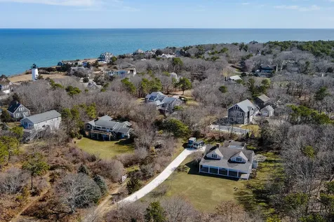 30 Namas Avenue Oak Bluffs MA 02557