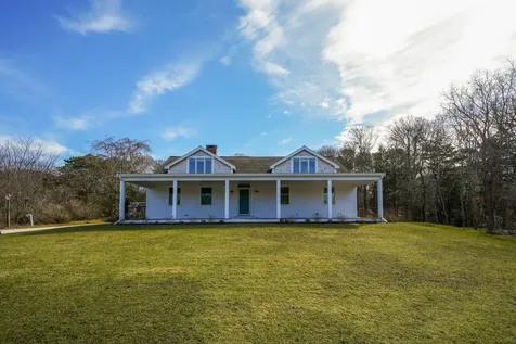 30 Namas Avenue Oak Bluffs MA 02557