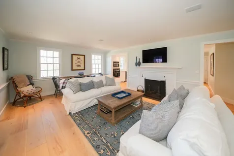 30 Namas Avenue Oak Bluffs MA 02557