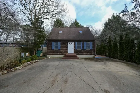 25 Menahan Street Oak Bluffs MA 02557