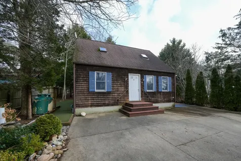 25 Menahan Street Oak Bluffs MA 02557