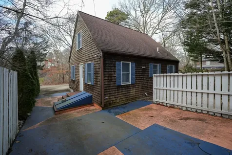 25 Menahan Street Oak Bluffs MA 02557