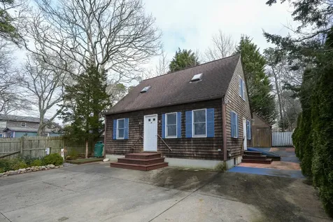 25 Menahan Street Oak Bluffs MA 02557