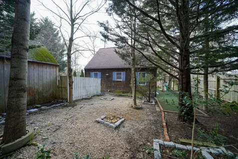 25 Menahan Street Oak Bluffs MA 02557