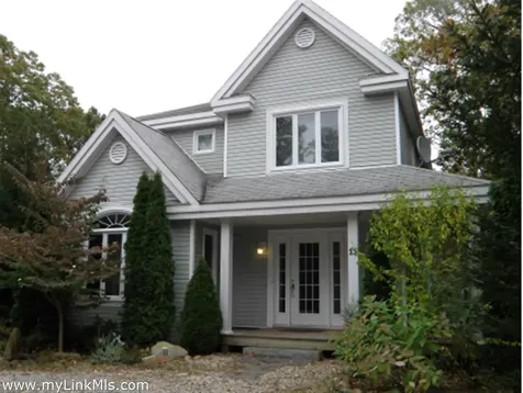 11 Eighteenth Street South & 12 Seventeenth Street S Edgartown MA 02539