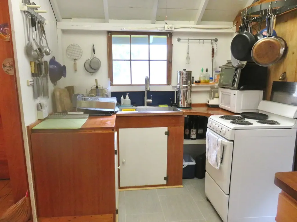 10 Siloam Avenue Oak Bluffs MA 02557