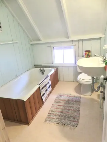 10 Siloam Avenue Oak Bluffs MA 02557