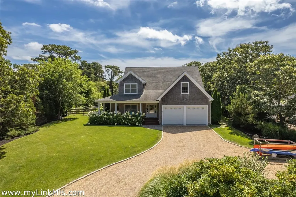 7 Whistling Swan Circle Edgartown MA 02539