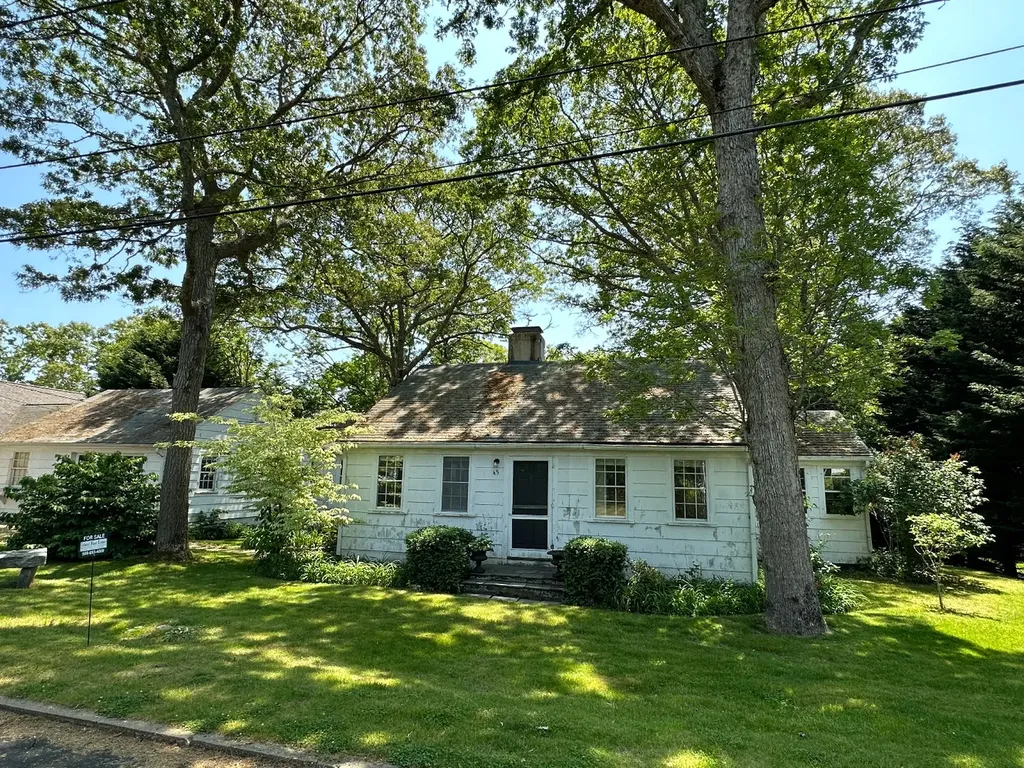 45 Pine Tree Lane Vineyard Haven MA 02568
