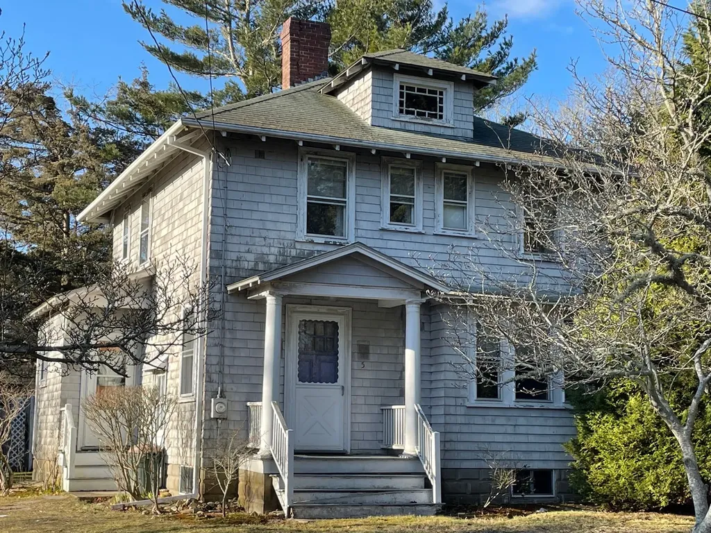 5 Pine Tree Lane Vineyard Haven MA 02568