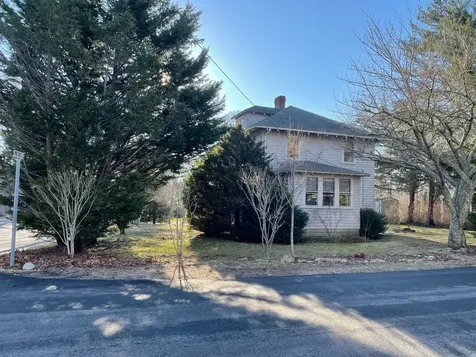 5 Pine Tree Lane Vineyard Haven MA 02568