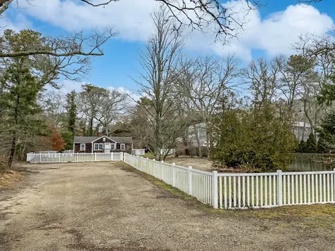 119 West Spring Street Vineyard Haven MA 02568