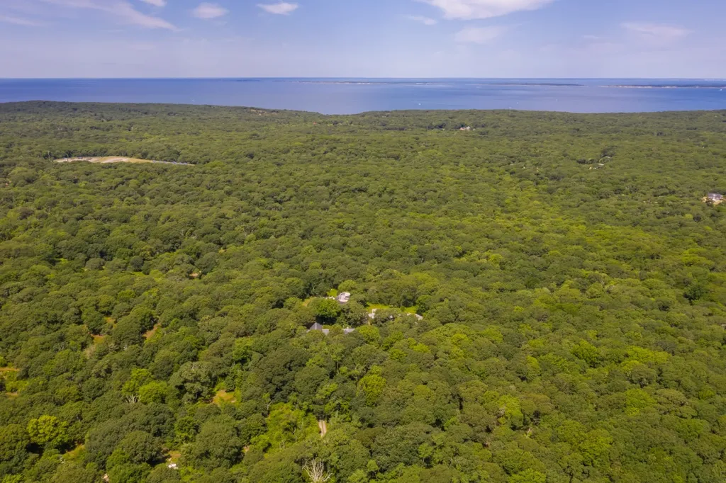 34 Ebens Lane Chilmark MA 02535