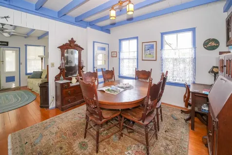 8 Clinton Avenue Oak Bluffs MA 02557
