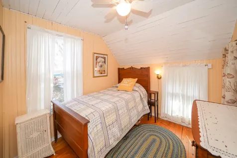 8 Clinton Avenue Oak Bluffs MA 02557
