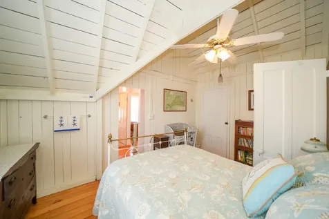 8 Clinton Avenue Oak Bluffs MA 02557