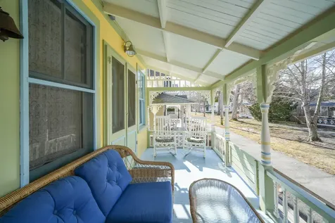 8 Clinton Avenue Oak Bluffs MA 02557