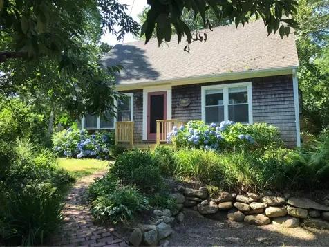 129 Lagoon Avenue Vineyard Haven MA 02568