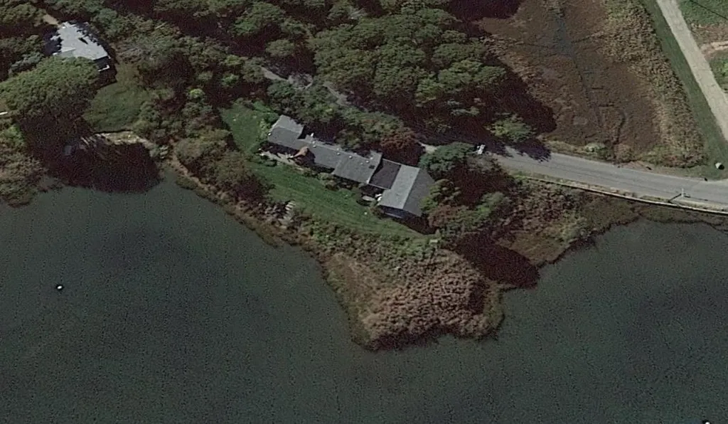 232 Lagoon Pond Road Vineyard Haven MA 02568