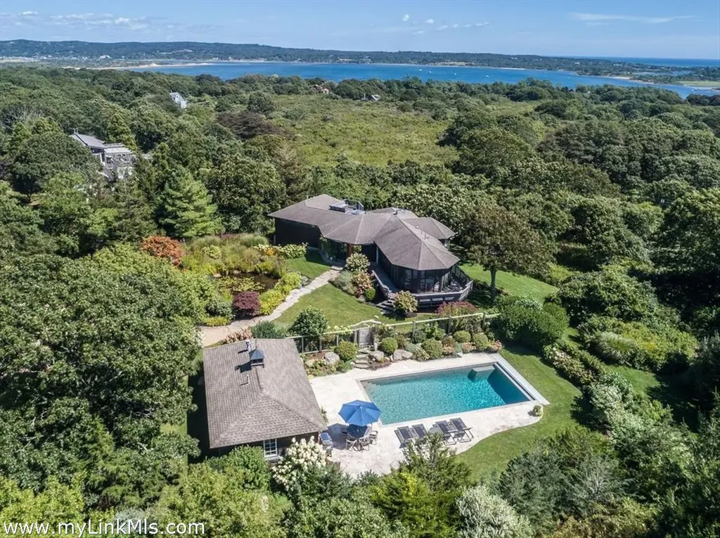 515 State Road Aquinnah MA 02535