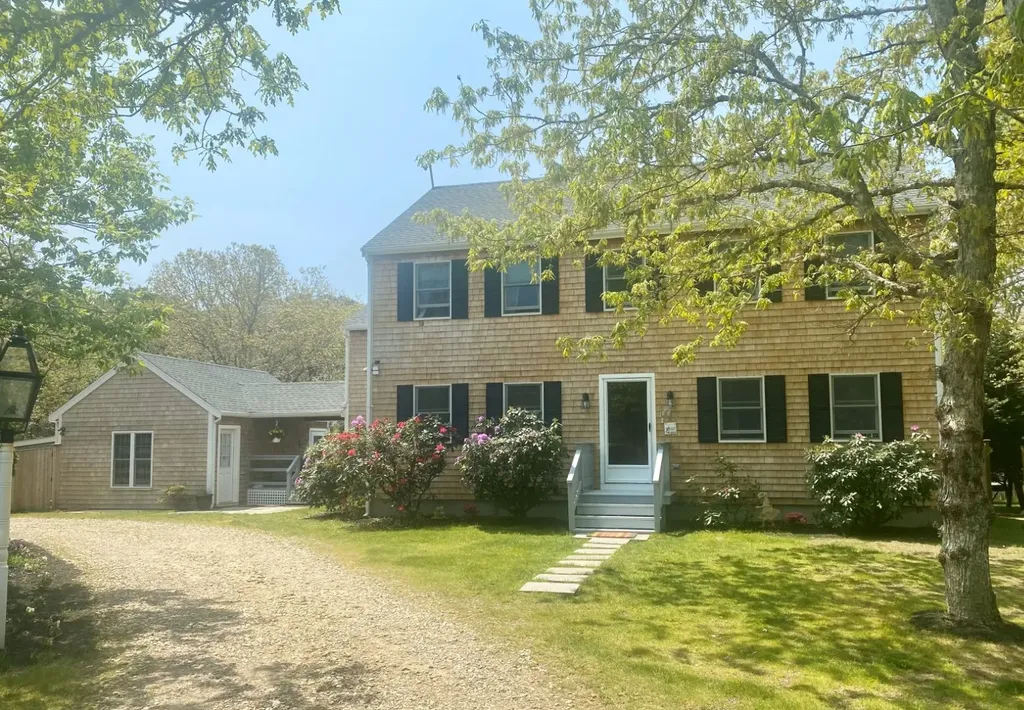 11 Strawberry Lane Oak Bluffs MA 02575