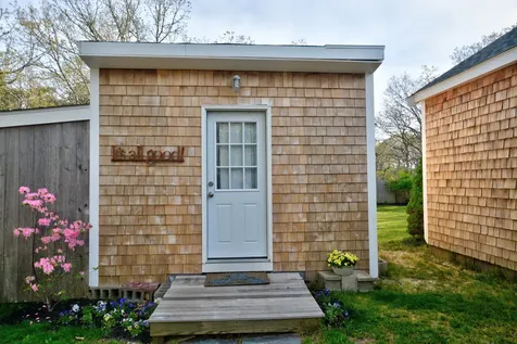 11 Strawberry Lane Oak Bluffs MA 02575