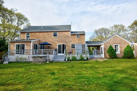 11 Strawberry Lane Oak Bluffs MA 02575