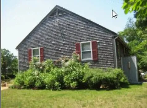 14 Mae Avenue Oak Bluffs MA 02557